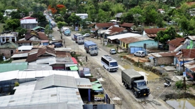 मणिपुर के कई जिलों में सुरक्षा बलों और सशस्त्र समूहों में मुठभेड़, कई घायल

