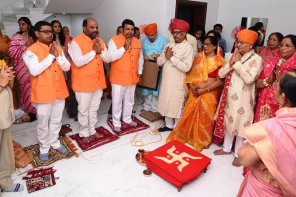 जैन संस्कार विधि से नूतन गृह प्रवेश