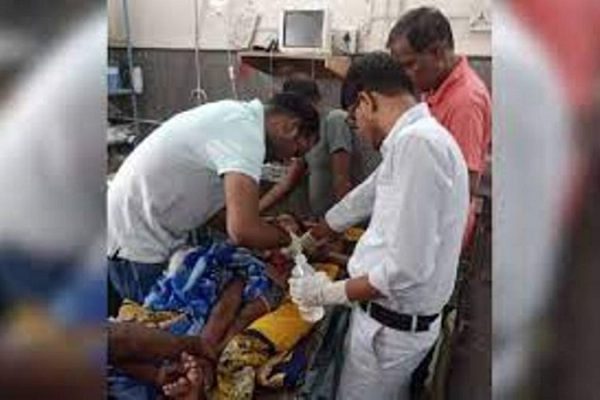 बच्चा के दिल के पास घुसी कांच की बोतल, आंते आई बाहर