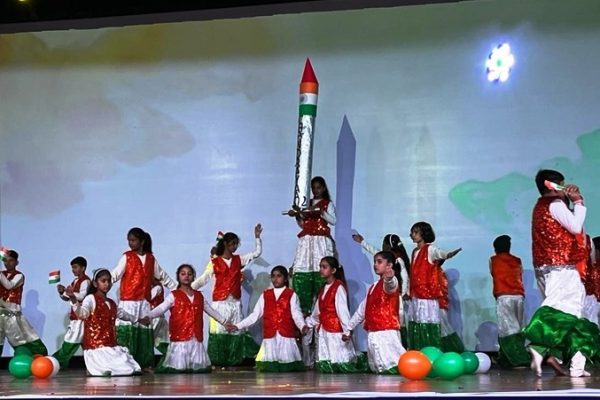 रमेश इंग्लिश स्कूल वार्षिक उत्सव में एक से बढ़कर एक प्रस्तुति