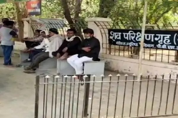 रेलवे स्टेशन पर मृत मिला बुजुर्ग