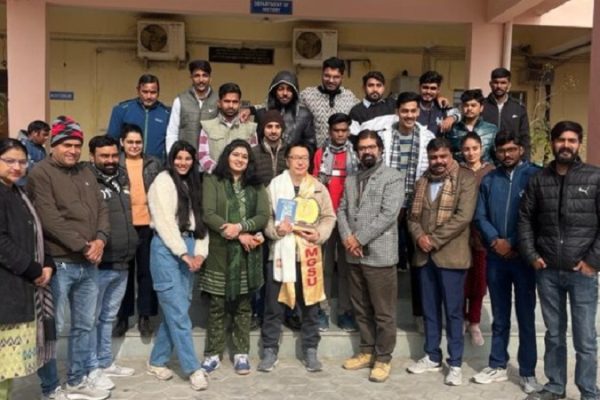 एमजीएसयू के इतिहास विभाग में दक्षिण कोरिया के शिक्षाविद बे सुंग वॉन ने किया विद्यार्थियों से संवाद