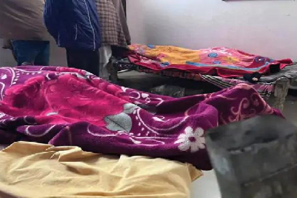 कमरे में सो रहे पति-पत्नी की दर्दनाक मौत