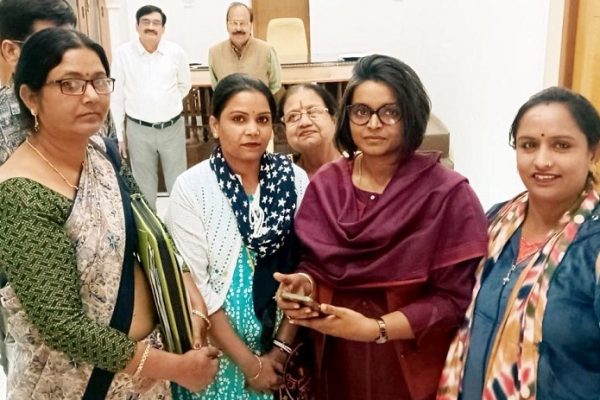कम्यूनिटी वैलफेयर सोसायटी ने प्रशासन से हुनरमंद महिलाओं को दुकानें आवंटन की मांग की