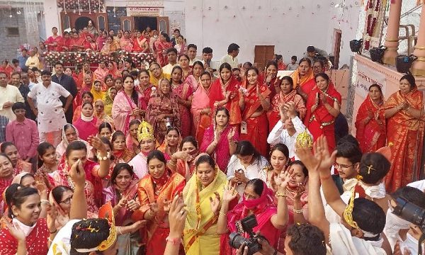 भगवान पार्श्वनाथ व आदिनाथ की प्रतिमाओं की प्रतिष्ठा, द्वार उद्घाटन व सतर भेदी पूजा , शोभायात्रा निकली