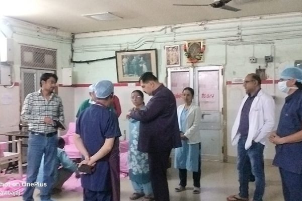 मेडिकल कॉलेज प्राचार्य डॉ. गुंजन सोनी ने किया मर्दाना अस्पातल का औचक निरीक्षण