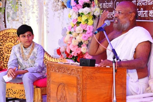 करोड़ों कमाने वालों की बजाय करोड़ों का त्याग करने वाले होते हैं ज्यादा खुशनसीब – राष्ट्र संत चंद्रप्रभ जी