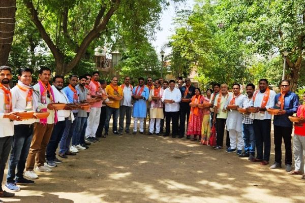 सामाजिक सरोकार के तहत भीषण गर्मी में सेवा कार्य निरंतर जारी रहेगा– विजय आचार्य