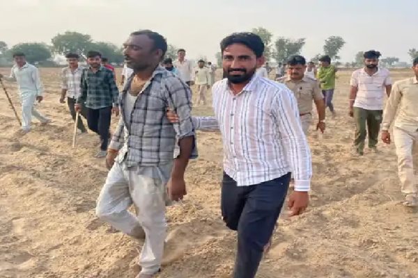 कचरे के ढेर में आग लगाई तो बाहर आया तथाकथित चोर