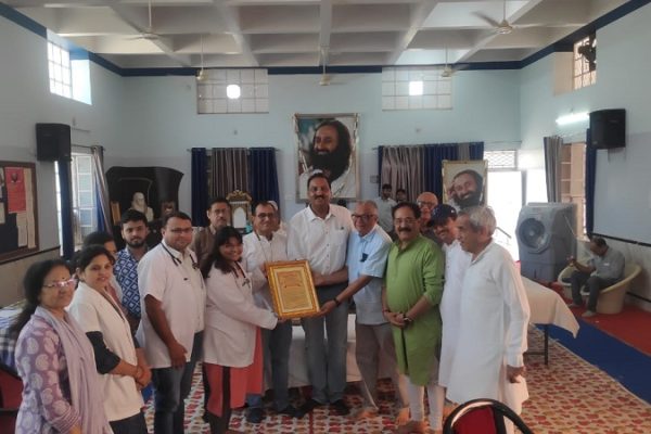 रक्त दान शिविर में 142 यूनिट रक्त दान हुआ