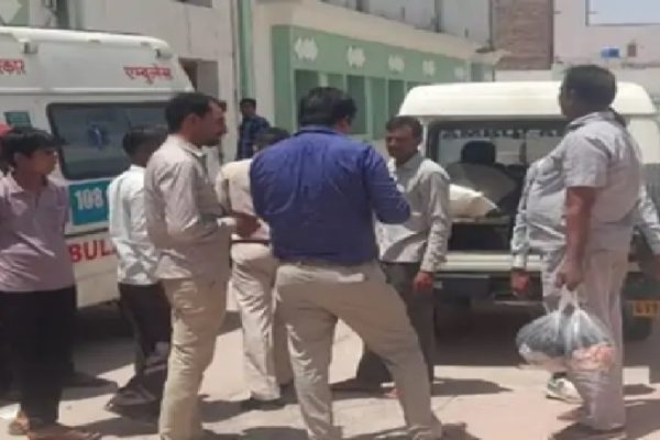 टीचर और स्टूडेंट ने कुंड में कूदकर किया सुसाइड
