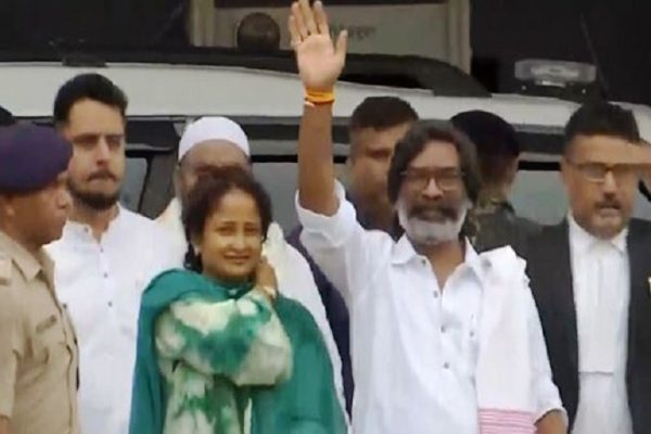 हेमंत सोरेन ने मनी लॉन्ड्रिंग मामले में जमानत मिलने के बाद कहा, मैं साजिश का शिकार हूं