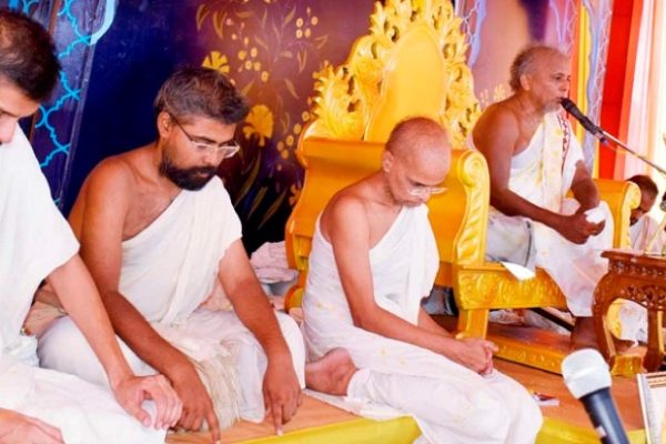 आचार्य पीयूष सागर सूरिश्वरजी व मुनिवृंद का गाजे बाजै से नगर प्रवेश
