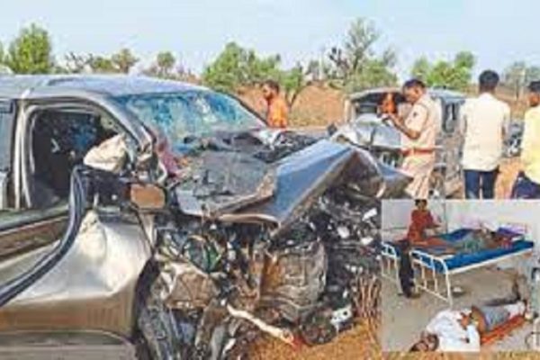 सड़क दुर्घटना में अशोक व सुमन की दर्दनाक मौत दो बच्चे बीकानेर पीबीएम में भर्ती