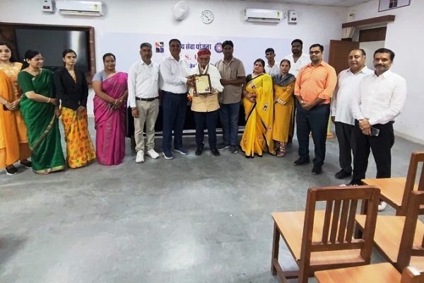 शिक्षक दिवस के अवसर पर एक विचार गोष्ठी एवं शिक्षक सम्मान कार्यक्रम का आयोजन