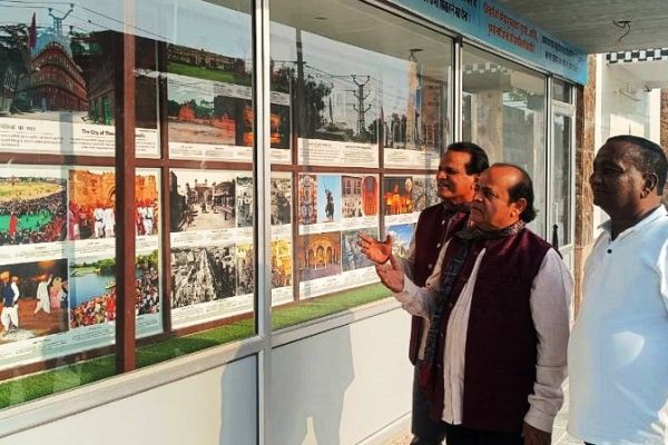 आर्ट व संविधान गैलेरी देख रोमांचित हुए पद्मश्री विभूषित अली गन्नी