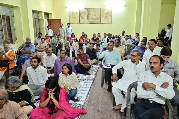 वरिष्ठ पत्रकार अशोक माथुर की याद में जयपुर में स्मृति सभा आयोजित