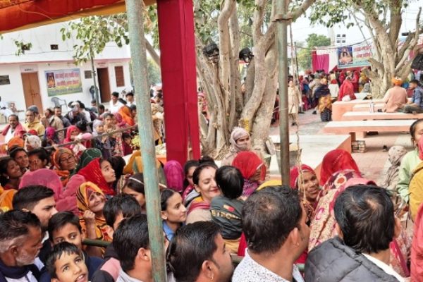 श्रद्धा से सराबोर हुआ बाबा गंगाईनाथ धाम, हजारों श्रद्धालुओं ने लगाई धोक