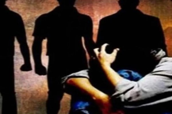 दरिंदगी की हदें पार: विधवा महिला से 11 लोगों ने छह घंटे तक किया गैंगरेप, हालत गंभीर