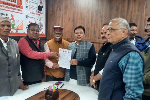 शिक्षा विभागीय कर्मचारी संघ का धरना 51 वें दिन में प्रवेश,रवि मेघवाल से वार्ता