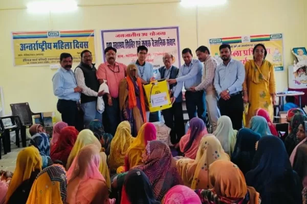 एनआरसीसी द्वारा प्रतापगढ़-पटेलिया गांव में आयोजित पशु स्वास्थ्य शिविर दौरान 100 से अधिक पशुपालक परिवार हुए लाभान्वित