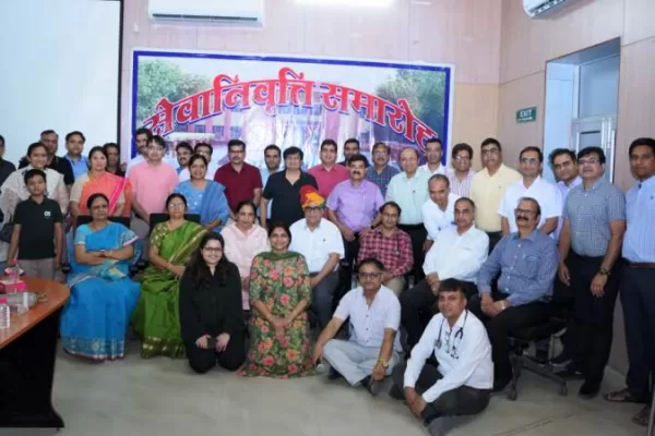 शानदार करियर के धनी डॉ. गिरीश प्रभाकर का सेवानिवृत्ति समारोह आयोजित