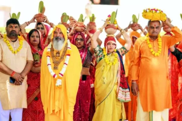 कलश यात्रा के साथ सात दिवसीय श्रीमद्भागवत कथा का हुआ आगाज