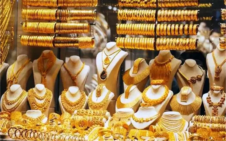 घरेलू सर्राफा बाजार में बड़ी गिरावट- सोना ₹1.60 लाख और चांदी ₹2.56 लाख के स्तर पर फिसली