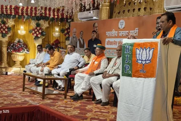 प्रधानमंत्री मोदी के दौरे से पहले बीकानेर में मुख्यमंत्री भजनलाल शर्मा ने ली संभाग स्तरीय बैठक
