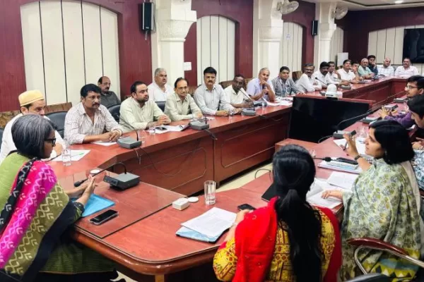 जिला कलेक्टर की अध्यक्षता में हुई जिला स्तरीय वाद एवं शिकायत निवारण समिति की बैठक