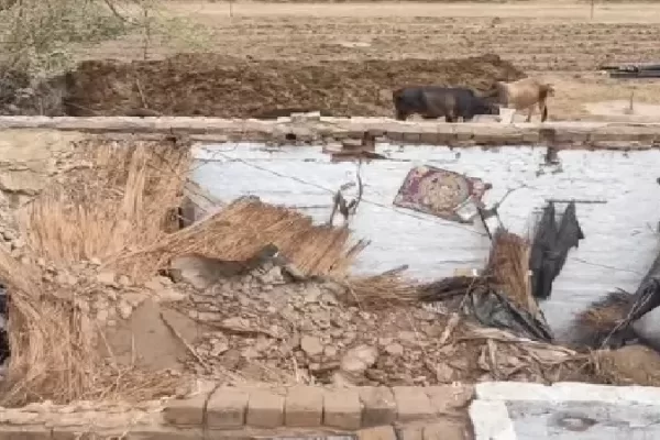 लूणकरणसर में बारिश से मकान की छत गिरी, सात महीने की बच्ची घायल, मलबे में दबा सामान, बीकानेर में मौसम सुहावना