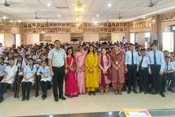 एसजेपीएस में ‘नेशनल डॉक्टर्स डे’ और ‘सीए डे’ पर करियर काउंसलिंग का आयोजन