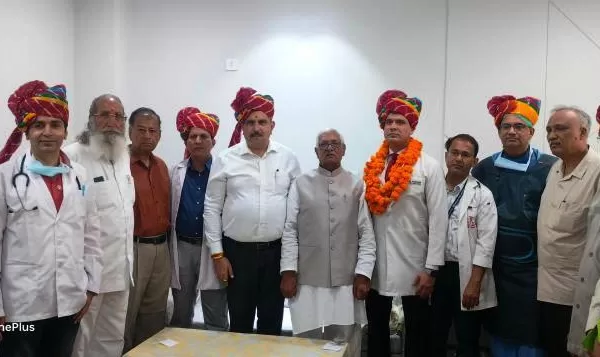 विश्व डॉक्टर्स दिवस पर पीबीएम अस्पताल के चिकित्सकों का सम्मान