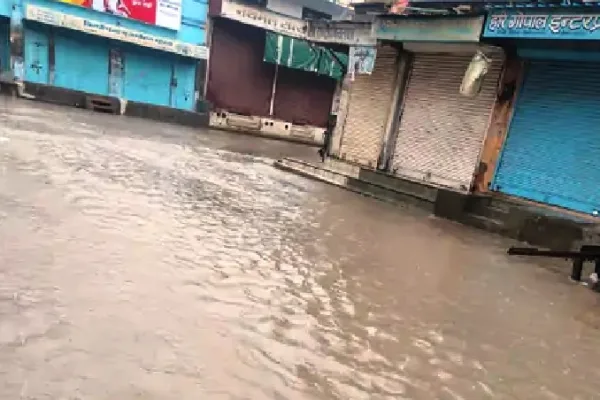 बीकानेर में मानसून का कहर: खाजूवाला में घरों में घुसा पानी, वल्लभगार्डन की 300 फीट चौड़ी पाल टूटी, कॉलोनियां जलमग्न