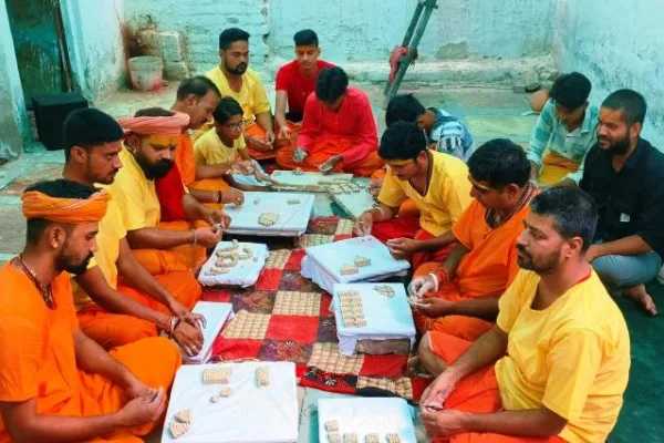 बीकानेर में विश्वशांति और मनोकामना पूर्ति के लिए हो रहा ‘सवालाख पार्थिव शिवलिंग’ का निर्माण