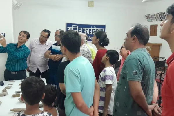 बीकानेर में जीवाश्मों की अद्भुत प्रदर्शनी: जुरासिक और टर्शियरी काल के दुर्लभ अवशेष प्रदर्शित