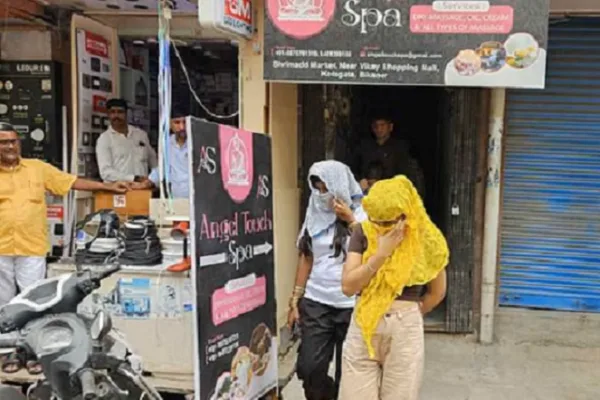 बीकानेर के स्पा सेंटर पर पुलिस का छापे में दिल्ली और चूरू से बुलाई गई 8 युवतियां गिरफ्तार, हड़कंप