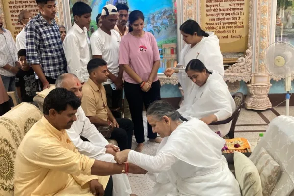 ब्रह्माकुमारीज़ द्वारा आलौकिक रक्षा बंधन उत्सव, 500 से अधिक लोगों ने लिया शुभ संकल्प