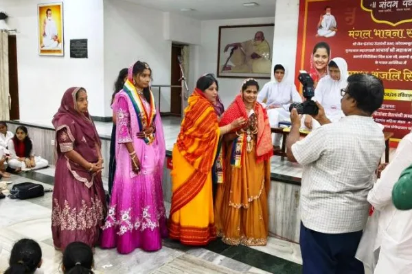 कोयंबतूर में मुमुक्षु अंजलि सिंघवी और दीक्षा छाजेड़ का मंगल भावना समारोह संपन्न , संयम पथ पर चलने की प्रेरणा