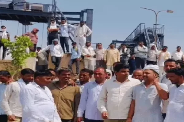 इंदिरा गांधी नहर समय से पहले बंद करने पर किसानों का हंगामा