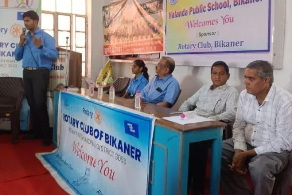 विद्यार्थियों को ट्रैफिक नियमों का प्रशिक्षण