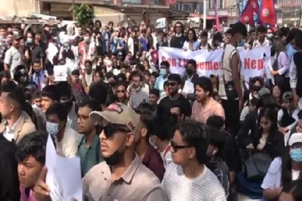 नेपाल में राजनीतिक संकट गहराया: नेपाली कांग्रेस के सभी मंत्रियों का इस्तीफा