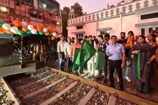 जगन्नाथपुरी और कोणार्क के लिए रवाना हुए संभाग के 509 वरिष्ठ नागरिक