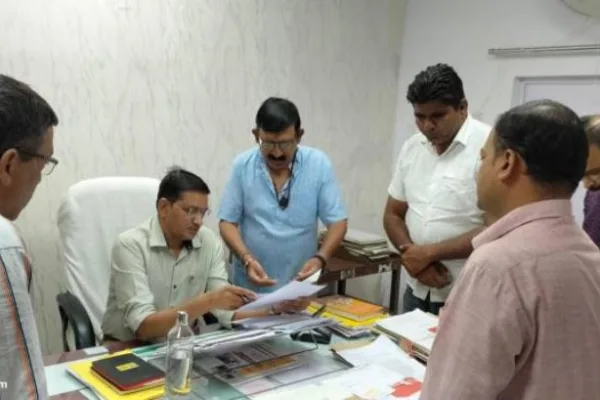 दीपोत्सव से पहले बिजली और सफाई व्यवस्था दुरुस्त हो: डॉ. सरीन