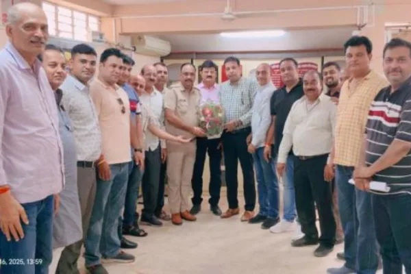 दीपावली पर सुचारू यातायात हेतु व्यापार मंडल के साथ बैठक