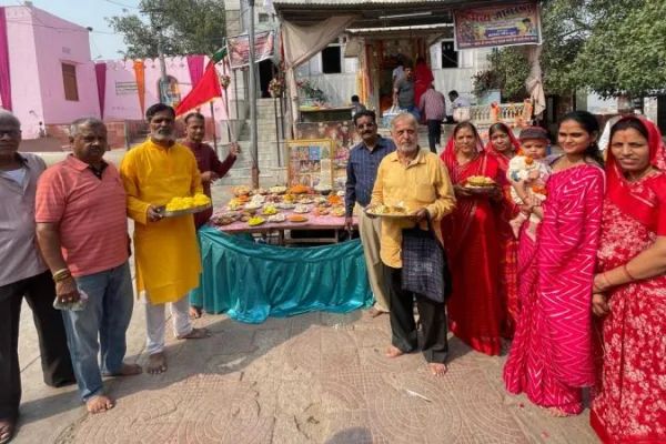 नगर सेठ श्री लक्ष्मीनाथ जी को सवा क्विंटल छप्पन भोग अन्नकूट अर्पित, सनातन के जयकारे लगे