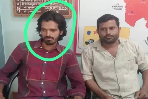 मुआवजे की किश्त जारी करने के एवज में मांगी थी रिश्वत, एसीबी ने जाल बिछाकर दोनों आरोपियों को दबोचा