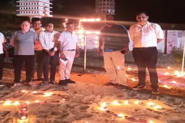 बीकानेर के तोलियासर गाँव में 10 हज़ार पक्षियों के लिए दीपोत्सव का आयोजन, 5500 दीयों से जगमगाई ‘खेतेश्वर वाटिका’