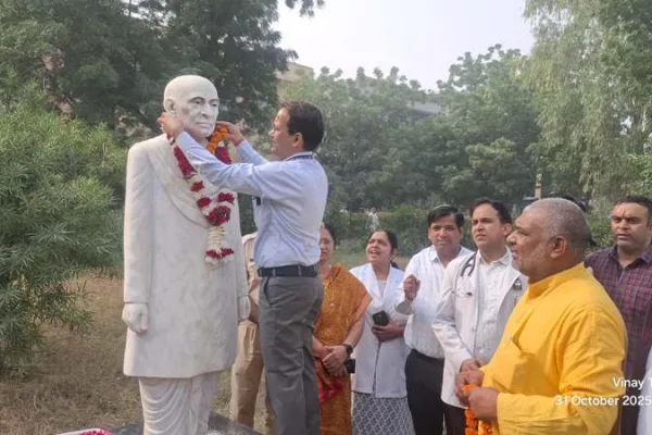 सरदार पटेल मेडिकल कॉलेज में लौह पुरुष की 150वीं जयंती पर श्रद्धा सुमन अर्पित, राष्ट्रीय एकता की दिलाई गई शपथ