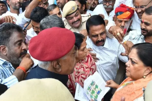 राजे की बीकानेर में धमाकेदार एंट्री! भाजपा-कांग्रेस-गोचर… एक ही दौरे में साध लिए सब
